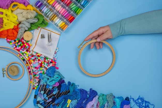 zestaw nici i tamborek